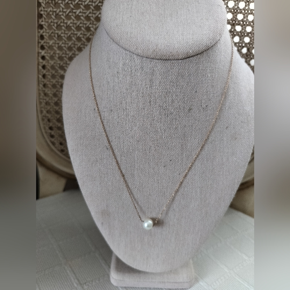 14k Gold Floating Pearl Pendant Necklace